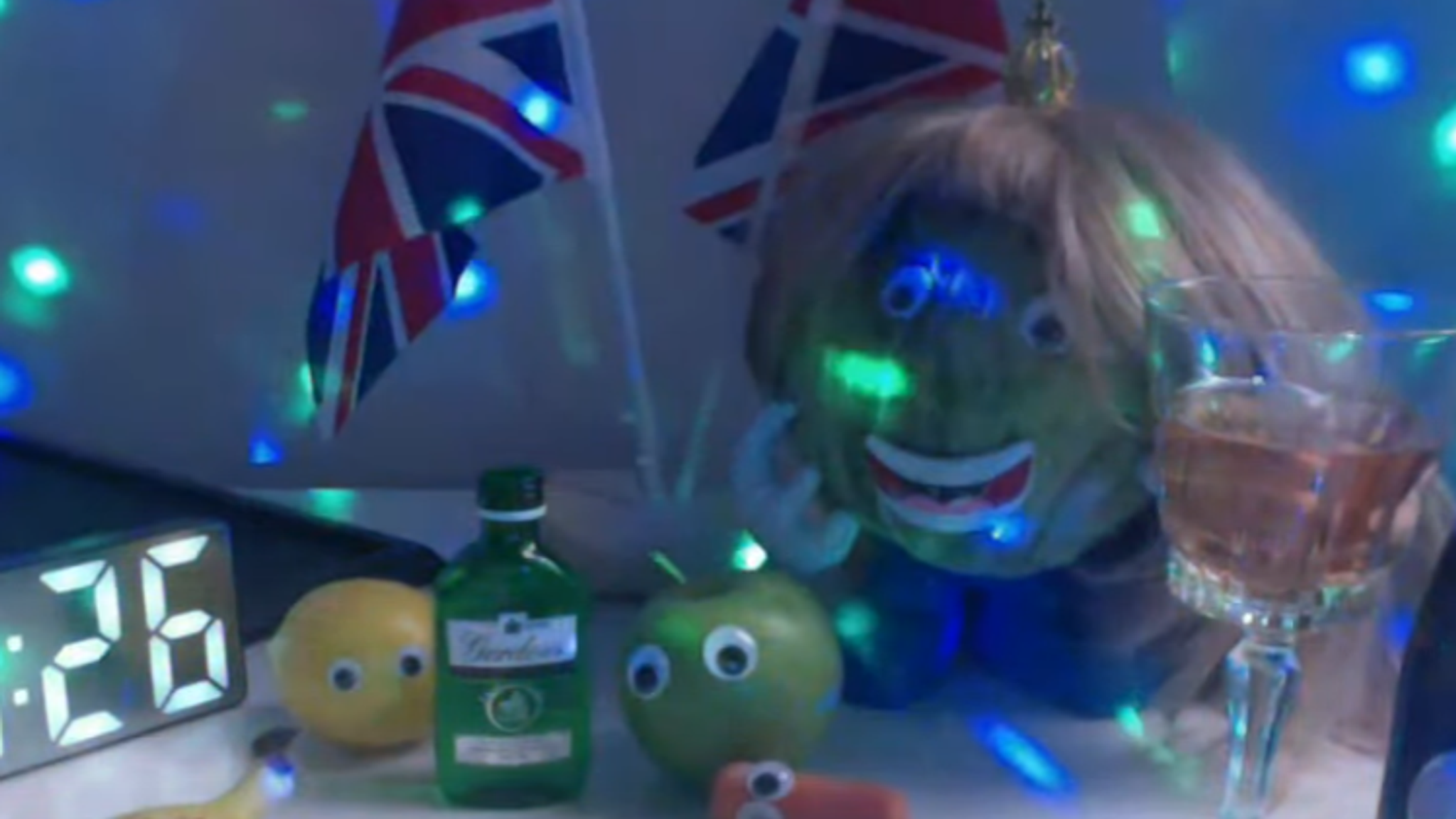 Lettuce all pray for Liz Truss' - PM loses to vegetable in Daily Star stunt  | Politics News | Sky News