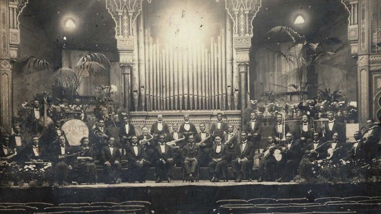 The Southern Syncopated Orchestra at the Brighton Dome in 1921, Frank Bates fifth from right back row