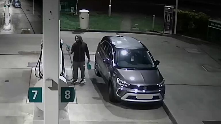 An unspecified report remains from CCTV released by Hakeem Kigundu's Thames Valley Police at the BP Garage gas station in Rose Kiln Lane, Reading, at around 2:14 a.m. on December 11, 2021. He admitted to having dumped. gasoline to the ground floor of Rowe Courthouse in Reading, Berkshire, and then set it on fire, leaving Richard Burgess, 46, and Neil Morris, 45, on December 15 last year.  Release date: Friday, October 7, 2022.