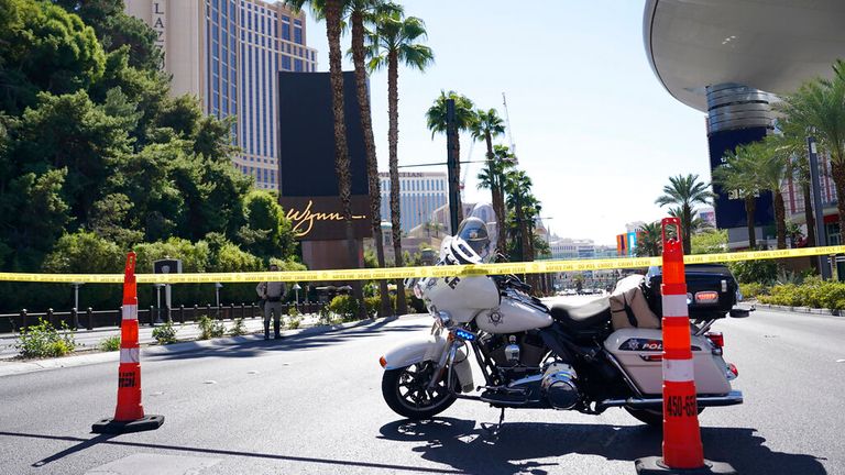 A police checkpoint at the crime scene on the Las Vegas Strip Photo: Las Vegas Sun / AP 