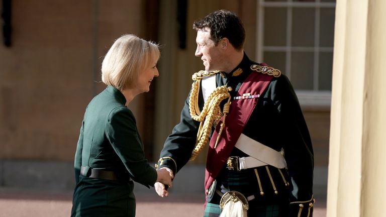 Outgoing Prime Minister Liz Truss as she arrives at Buckingham Palace, London, for an audience with King Charles III to formally resign as PM. Picture date: Tuesday October 25, 2022.
