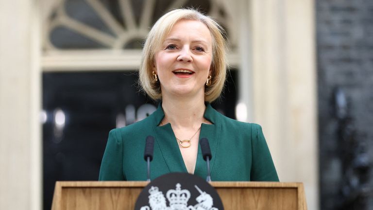 Liz Truss delivers a speech on her last day in office as British Prime Minister, outside Number 10 Downing Street, in London, Britain, October 25, 2022. REUTERS/Hannah McKay
