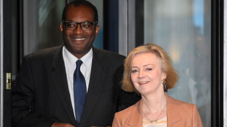 British Prime Minister Liz Truss and Chancellor of the Exchequer Kwasi Kwarteng walk outside a hotel, as Britain&#39;s Conservative Party&#39;s annual conference continues, in Birmingham, Britain, October 4, 2022. REUTERS/Toby Melville
