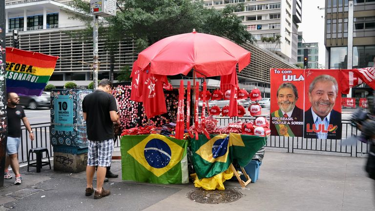 Vendo mercadoria Lula da Silva