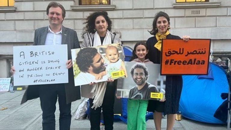Nazanin Zaghari-Ratcliffe, who was detained in Iran for six years, joined Alaa Abd El-Fattah&#39;s sister in a protest outside the Foreign Office with her husband and daughter