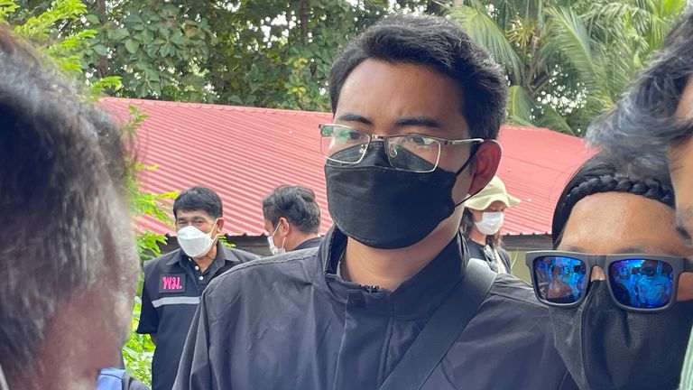 28 yaşındaki Seksan Sriraj, Tayland'ın Nong Bua Lamphu kentindeki bir kreşte düzenlenen silahlı saldırıda eşini kaybetti.