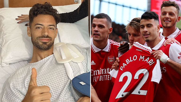 Arsenal players honoured Pablo Mari (L) during their Premier League match on Sunday
