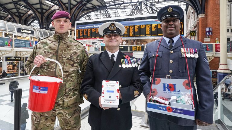 Serving personnel at Liverpool Street Station during last year&#39;s London Poppy Day