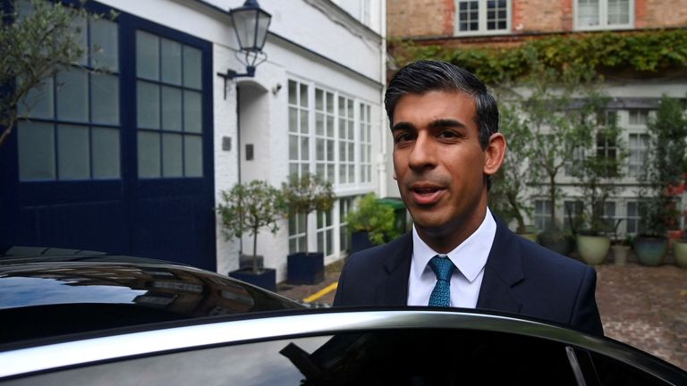  Rishi Sunak leaves his home in London 