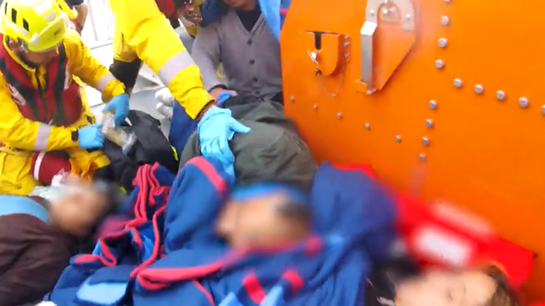 RNLI crew rescue migrants from English Channel 