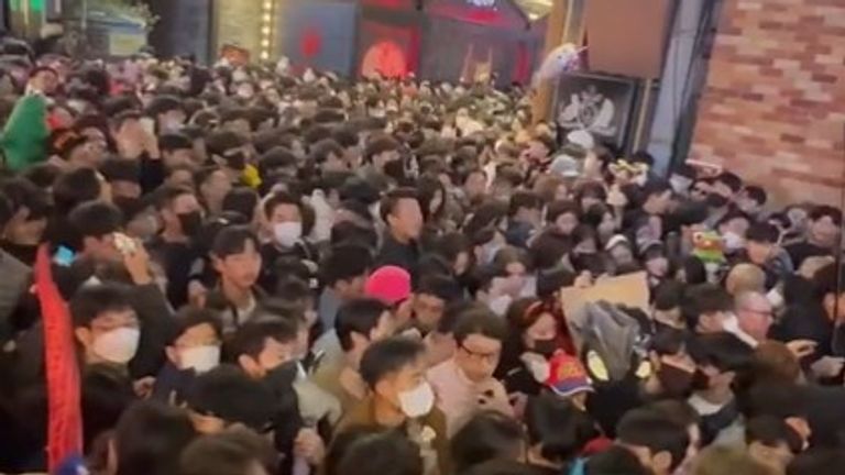 K-Pop singer and actor Lee Jihan, 24, killed in Seoul Halloween crowd crush  | Ents & Arts News | Sky News