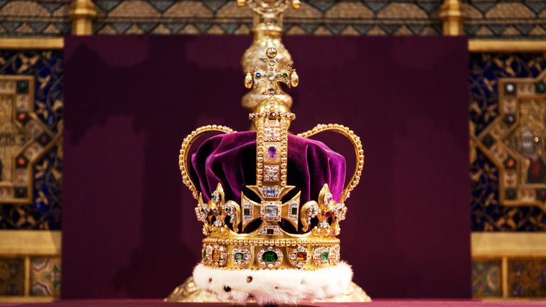 St Edward's Crown, which hasn't been outside the Tower of London for 60 years, is displayed during a service celebrating the 60th anniversary of Queen Elizabeth's coronation at Westminster Abbey in London June 4, 2013. Britain's Queen Elizabeth returned to the scene of her coronation on Tuesday to mark a reign that has weathered six decades of social transformation and the end of her country's global empire. REUTERS/Jack Hill/Pool (BRITAIN - Tags: ROYALS ENTERTAINMENT RELIGION)