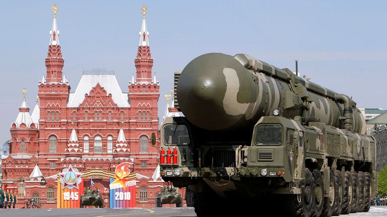 A mobile launcher with a Topol-M missile travels along the Red Square during a military parade in Moscow May 9, 2010. NATO troops will march across Red Square on Sunday as Russia marks the 65th anniversary of victory over Nazi Germany, a gesture of friendship to the West which has won praise from President Barack Obama but enraged Communists. REUTERS/Sergei Karpukhin (RUSSIA - Tags: ANNIVERSARY MILITARY POLITICS)
