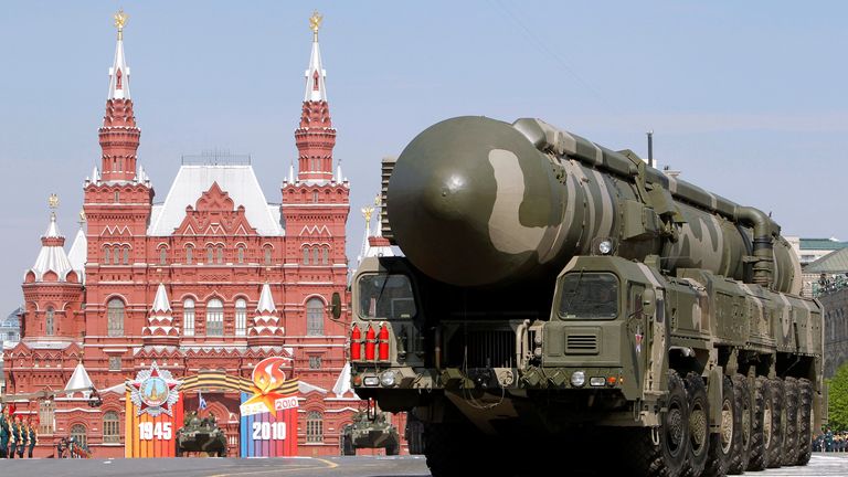 A mobile launcher with Topol-M missiles moves along Red Square during a military parade in Moscow May 9, 2010. NATO troops will march on Red Square on Sunday as Russia marks commemorating the 65th anniversary of victory over Nazi Germany, a gesture of friendship to the West, which won praise from President Barack Obama but infuriated the Communists.  REUTERS / Sergei Karpukhin (Russia - Tags: ANNUAL MILITARY POLICY)