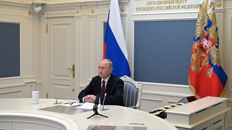 Russian President Vladimir Putin observes exercises by Russia&#39;s strategic nuclear forces via a video link in Moscow, Russia October 26, 2022. Sputnik/Alexei Babushkin/Kremlin via REUTERS ATTENTION EDITORS - THIS IMAGE WAS PROVIDED BY A THIRD PARTY.
