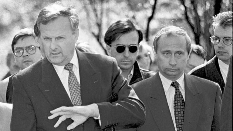 弗拉基米尔·普京在1994年与阿纳托利·索布恰克