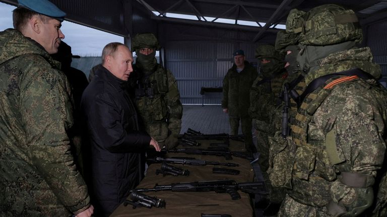 Russian President Vladimir Putin visits a training centre of the Western Military District for mobilised reservists, in Ryazan Region, Russia October 20, 2022. Russian Defence Ministry/Handout via REUTERS ATTENTION EDITORS - THIS IMAGE WAS PROVIDED BY A THIRD PARTY. NO RESALES. NO ARCHIVES. MANDATORY CREDIT.
