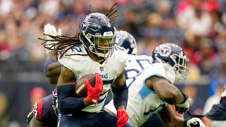 derrick-henry-demolishes-texans-for-fourth-consecutive-200-yard-game