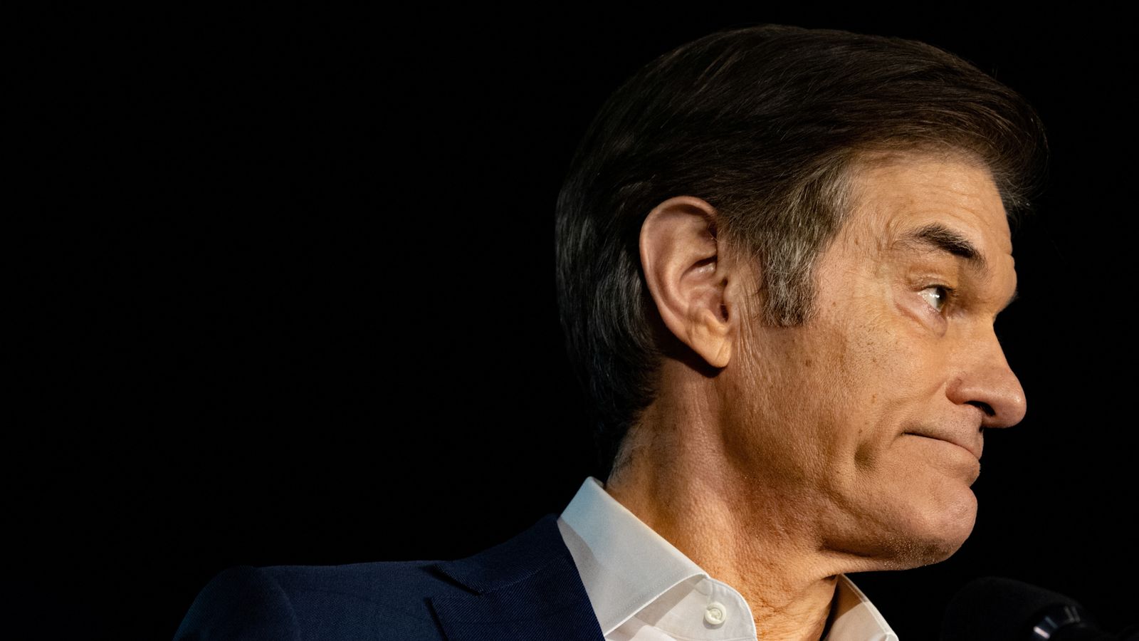 US midterms Trumpbacked celebrity TV doctor Oz loses to hoodie