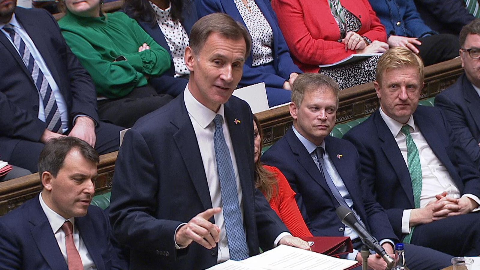Autumn statement: Chancellor Jeremy Hunt reduces higher rate of income tax threshold to £125,140