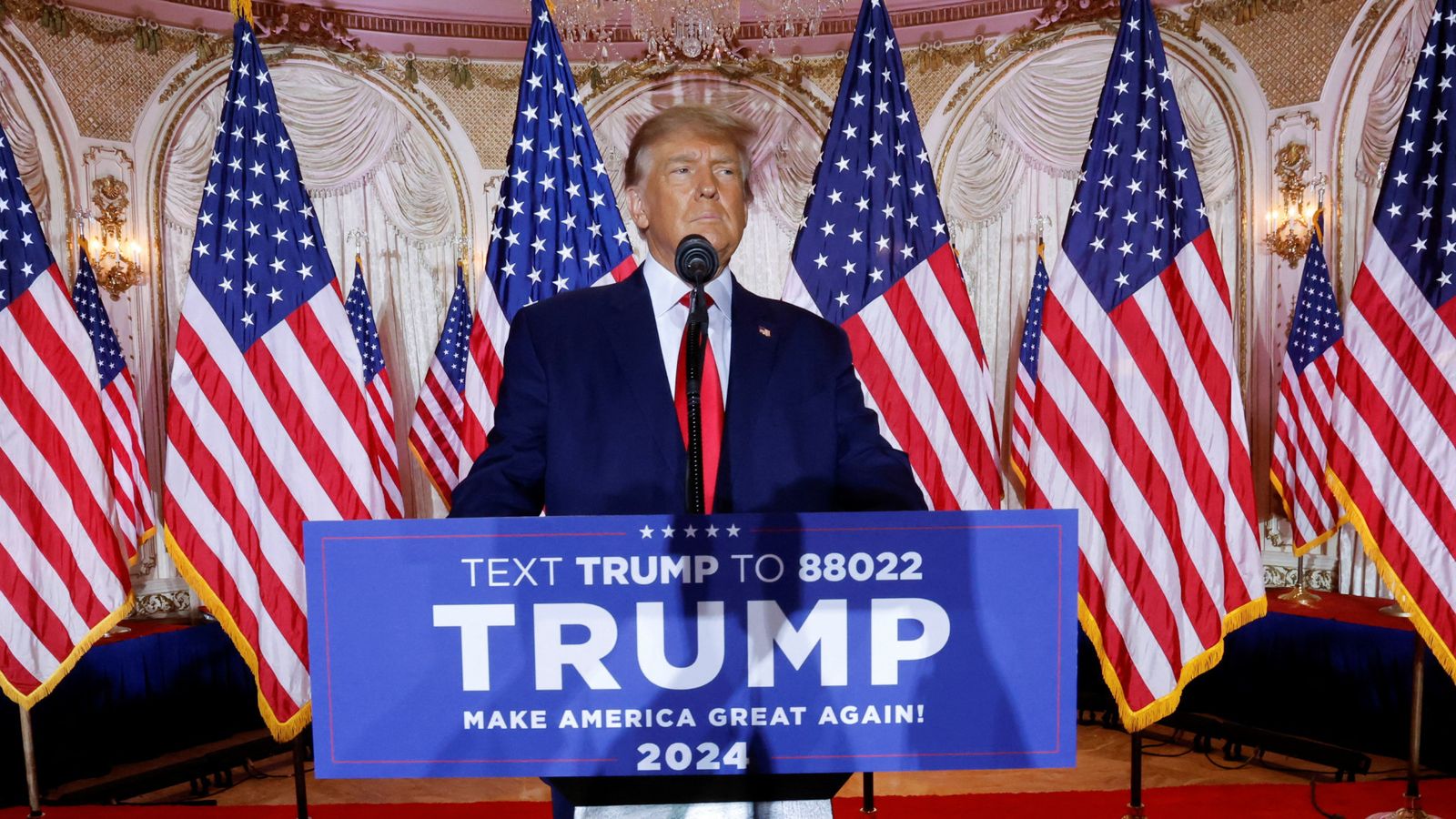 Donald Trump mengumumkan dia akan mencalonkan diri menjadi Presiden Amerika Serikat lagi pada tahun 2024 |  Berita Amerika