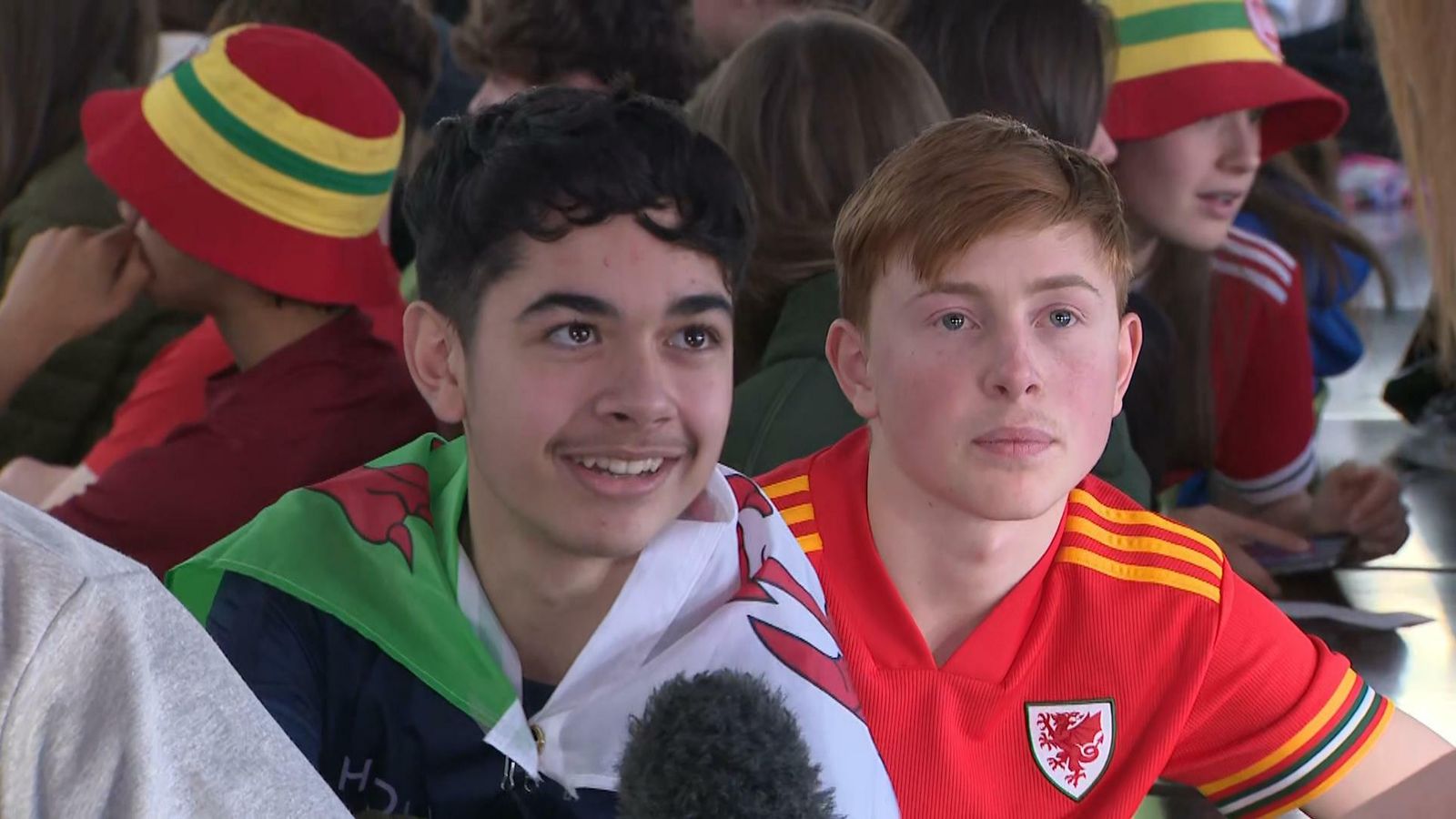 Welsh Fans Qatar World Cup: Wales fans react to defeat to Iran and throw support ...