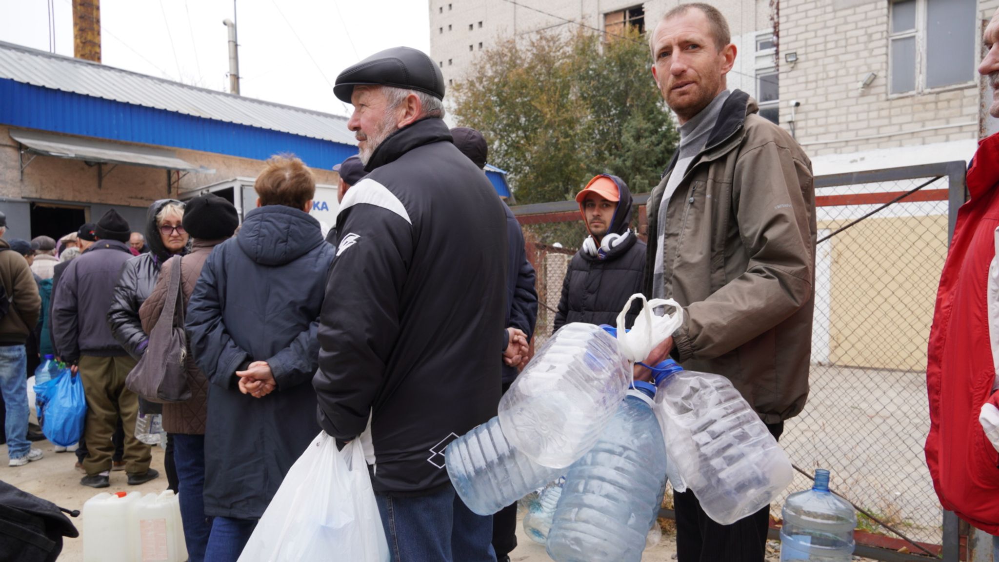 Guerra Na Ucrânia Lágrimas De Alívio E Alegria Em Kherson Enquanto