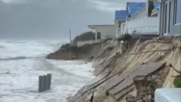 Holiday homes get dangerously close to the sea in Florida