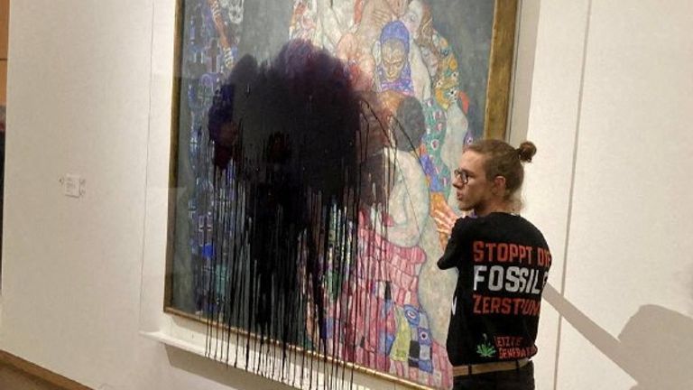 Protesters attack Gustav Klimt&#39;s painting painting Death And Life