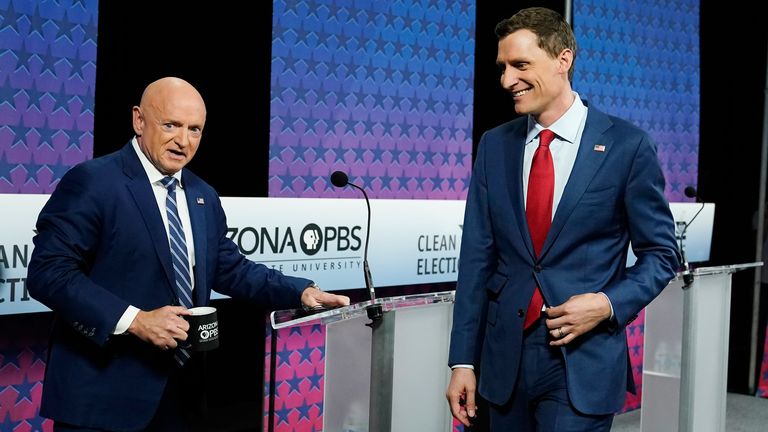 Le sénateur démocrate de l'Arizona Mark Kelly, à gauche, et son challenger républicain Blake Masters.  Photo : AP