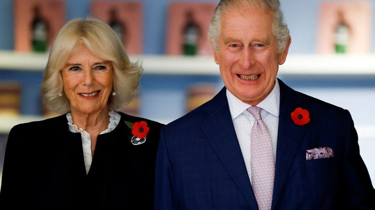 Britain&#39;s King Charles and Queen Camilla pose for a picture at the Victoria and Albert Museum (V&A) in London, Britain November 3, 2022. REUTERS/John Sibley