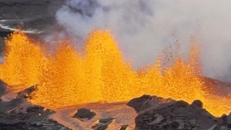 Mauna Loa continues to erupt for the first time in 38 years