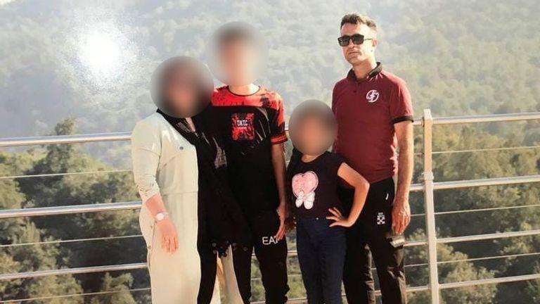 A esposa e os filhos de Motaleb estão de luto, disse o primo Raman à Sky News