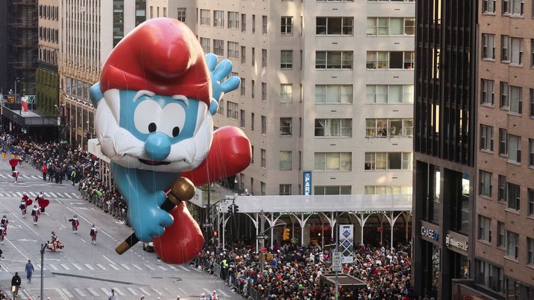 The Smurfs balloon balloon flies during the 96th Macy&#39;s Thanksgiving Day Parade in Manhattan, New York City, U.S., November 24, 2022. REUTERS/Brendan McDermid