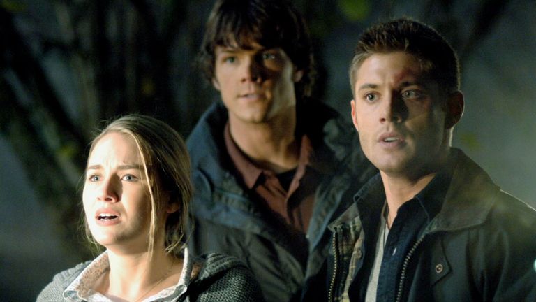 Supernatural, Nicki Aycox, Jared Padalecki, Jason Ackles, Scarecrow (season 1, aired January 10, 2006), 2005-present ,photo: