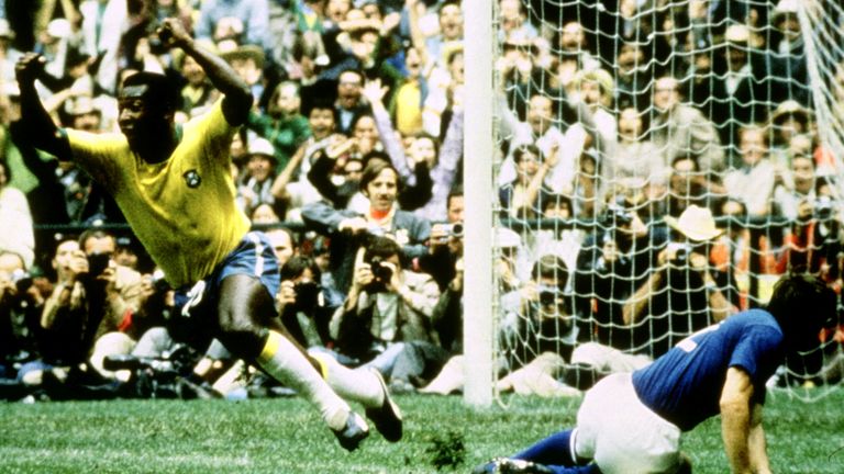 Pelé opens the scoring in the 1970 World Cup final