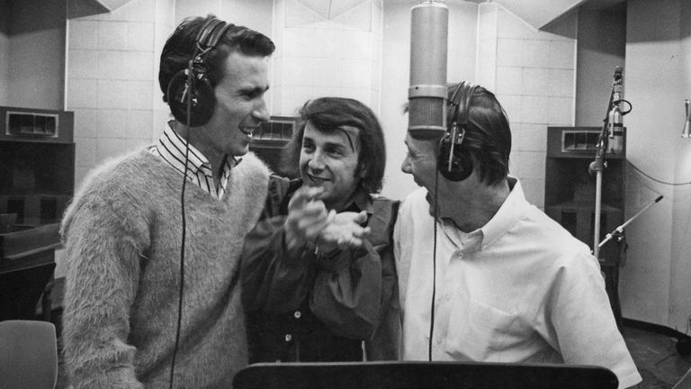Phil Spector and the Righteous Brothers.  Photo: Sky UK/Pictorial Press Ltd/Alamy Stock Photo