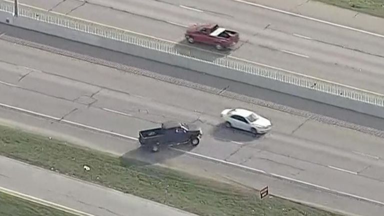 Truck leads police in Dallas on long high-speed pusuit