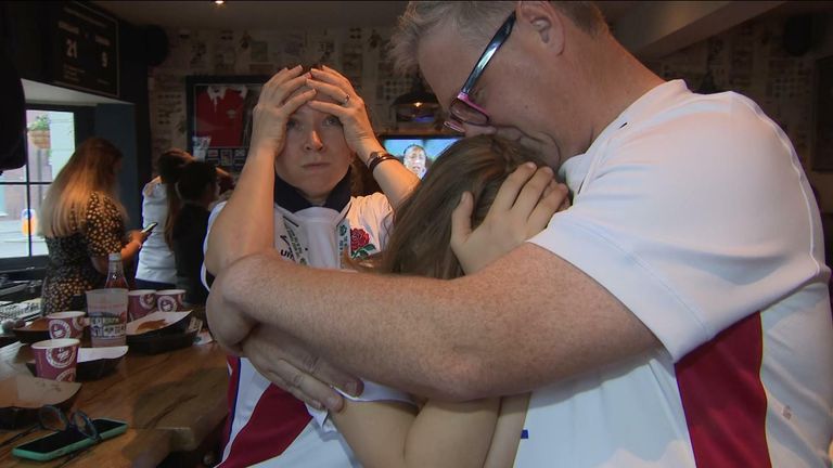 Fans heartbroken as Red Roses lose to New Zealand