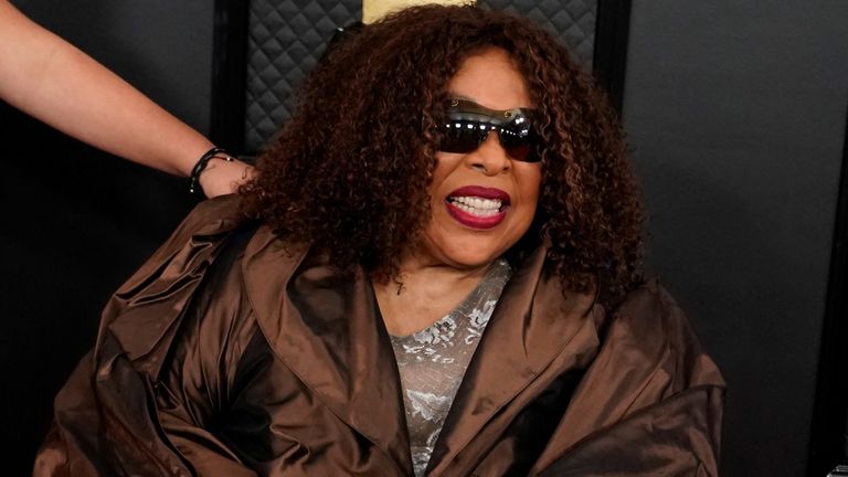 FILE PHOTO: 62nd Grammy Awards – Arrivals – Los Angeles, California, U.S., January 26, 2020 – Roberta Flack. REUTERS/Mike Blake/File Photo