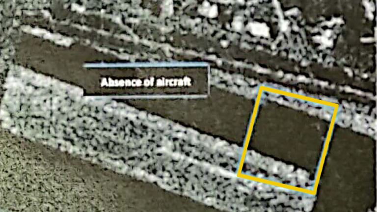 Yerel saatle 07:01 - Sky News ile paylaşılan uydu görüntüsü, uçakların İran havaalanından çıktığını gösteriyor