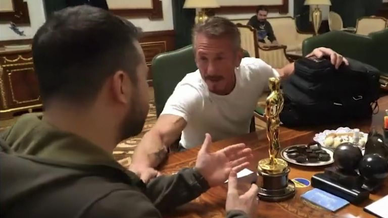 Sean Penn gives his Academy Award statuette to Volodymyr Zelenskyy
