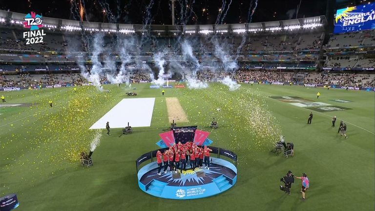 England have beaten Pakistan in the T20 World Cup final.