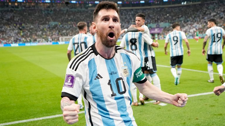 Lionel Messi celebrates after scoring Argentina&#39;s opening goal