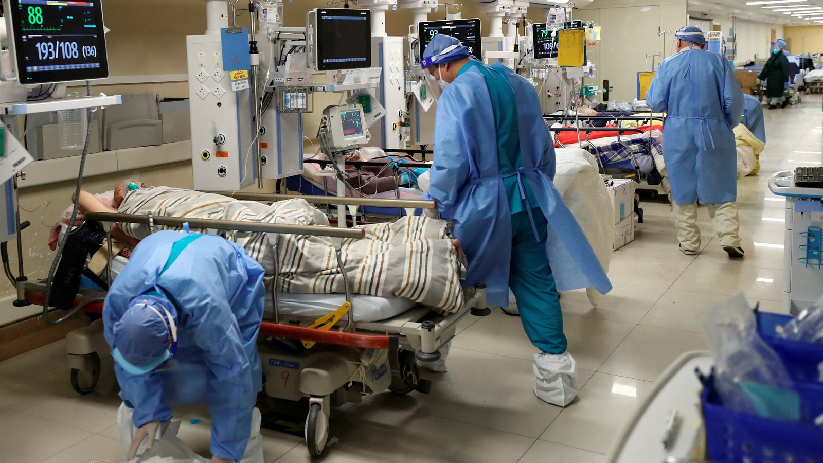 Doctors describe chaos in hospitals as COVID sweeps across China