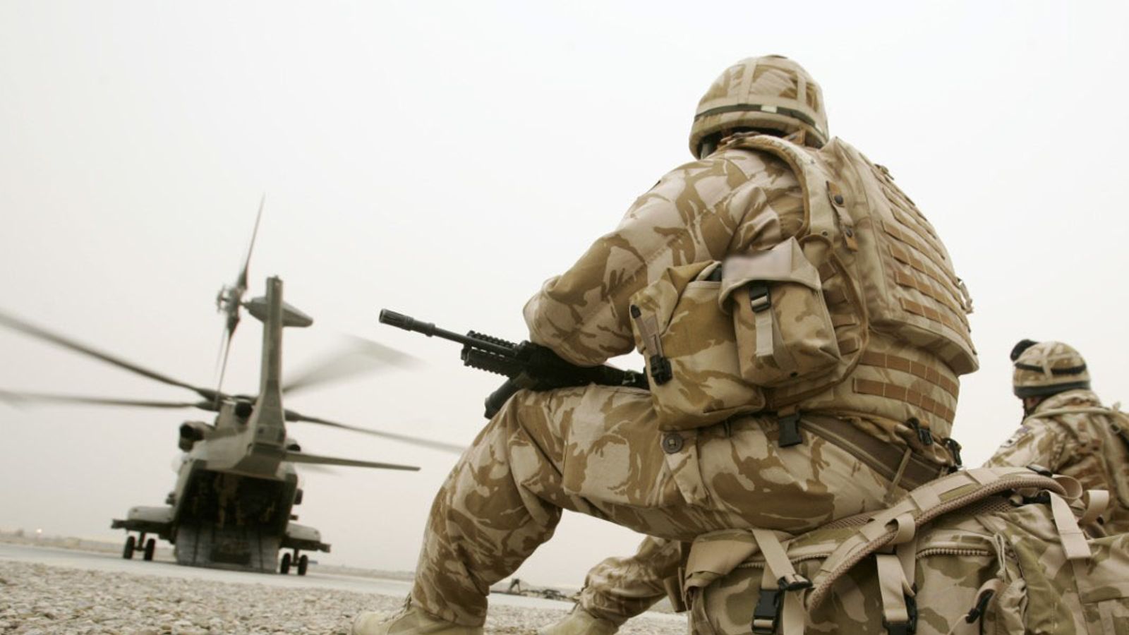 Публичното разследване на твърденията за незаконни убийства от британски войници в Афганистан ще се държи частично в тайна