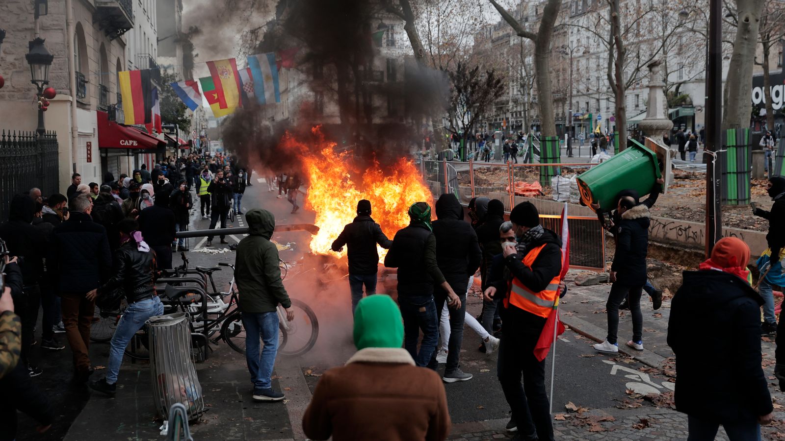 Paris shooting: Protesters clash with police after three killed in shooting at Kurdish cultural centre