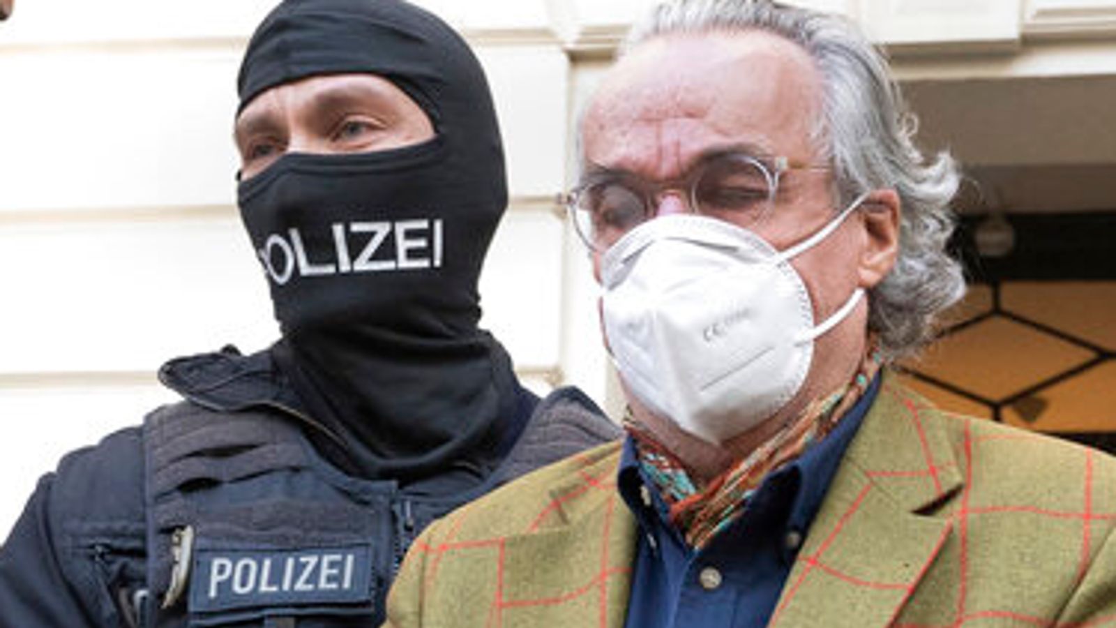 Кои са райхсбюргерите? Крайнодесни заговорници, които се опитаха да свалят германското правителство, изправени пред съда