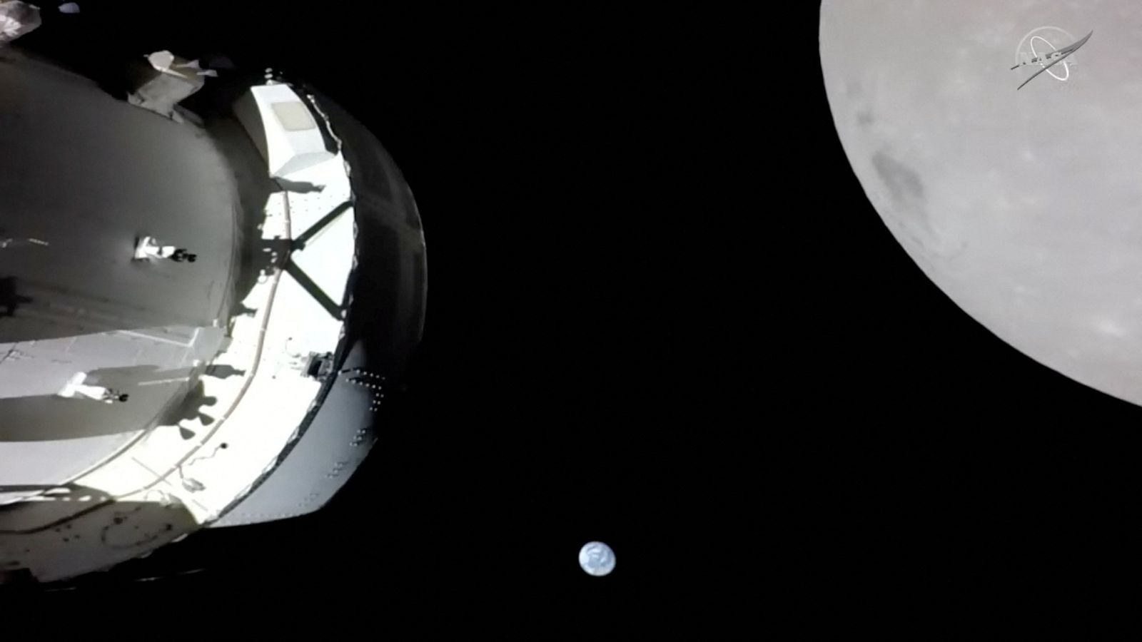 مركبة أوريون الفضائية التابعة لوكالة ناسا تتجه إلى الأرض – بعد رحلتها الأخيرة إلى القمر |  أخبار العلوم والتكنولوجيا