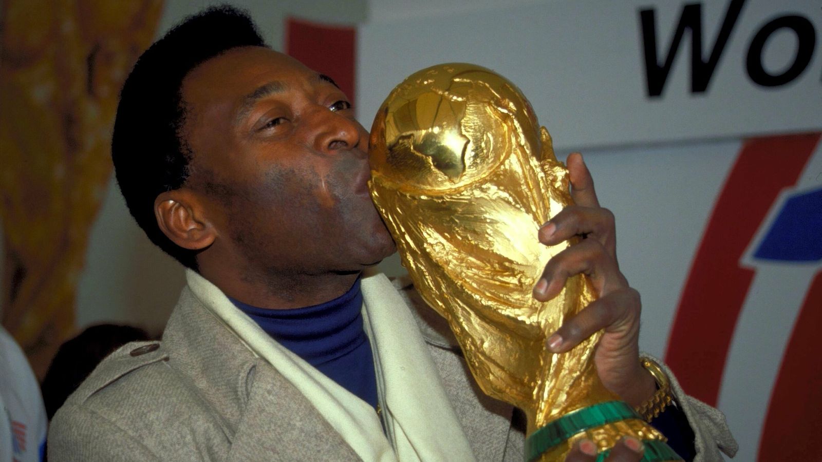 Pele: Brazil football legend and three-time World Cup winner dies aged 82 |  News UK Video News | Sky News